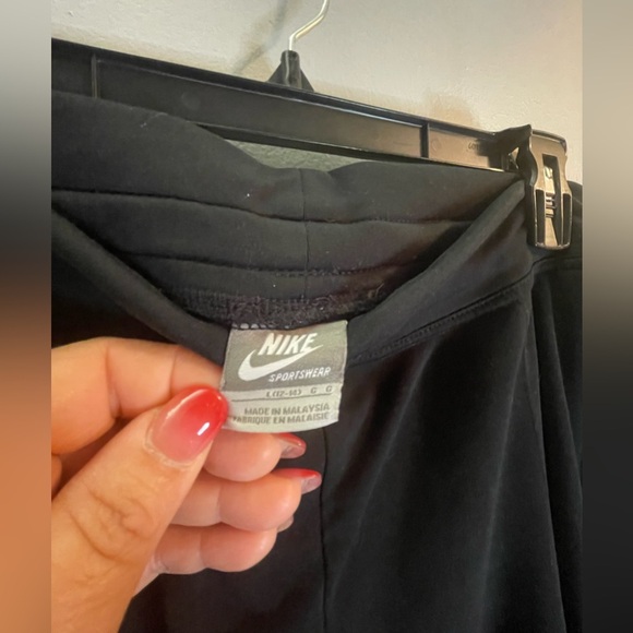 Nike Womens Activewear Pants SZ/L(12-14) Black White Striped Track Work Out - Picture 4 of 4